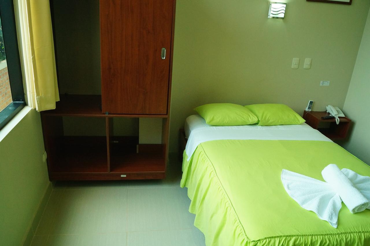 Tahuari Hotel Pucallpa Exterior photo